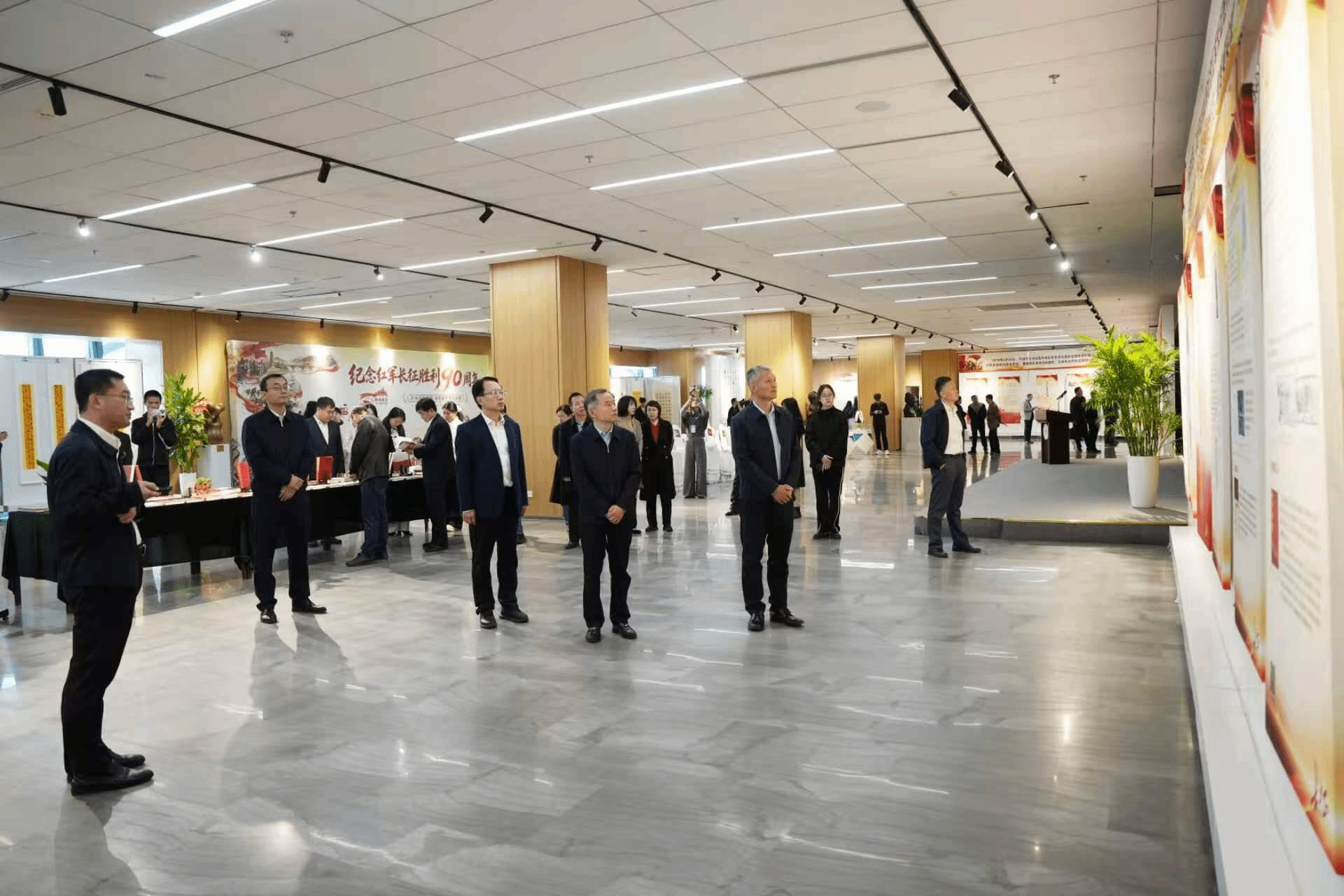 校（院）纪念中国工农红军长征胜利90周年主题文化展开展